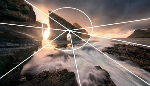 16 Examples of Powerful Compositions and What You Can Learn From Analyzing Photos