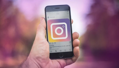 Instagram’s New ‘Post to Other Accounts’ Feature Makes Freebooting Even Easier