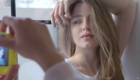 Fashion Photographer Takes the Cheap Camera Challenge