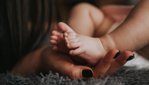 To Edit or Not to Edit? Mum Raises a Debate by Retouching Her Baby Daughter
