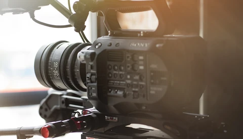 How to Find and Buy Photo Gear Cheap