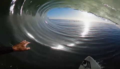 This Is How You Get Amazing Shots Inside Waves