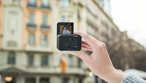 Sony RX0 II Is a $698 Mini Vlogger Cam