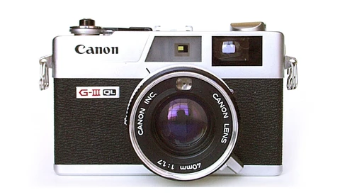 Why Canon and Nikon Need to Make a Full Frame Camera With a Fixed Lens