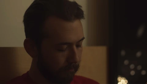Cinematographer Recreates Scenes From a Hollywood Film on a Budget