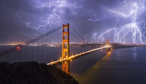 An Electrifying Photo of the Golden Gate Bridge and the Story Behind It
