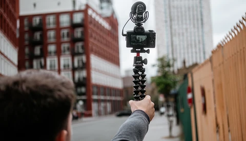 The Must Have Vlogging Accessory: Fstoppers Reviews the JOBY GorillaPod 3K PRO Kit
