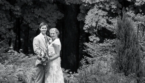 Wedding Photographer Goes Viral With Epic Rant Against Guest Who Ruined Shot With Phone