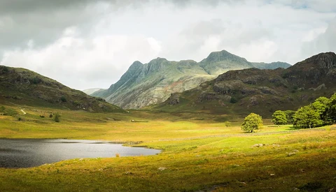 How to Take Better Landscape Photos in Midday Sun