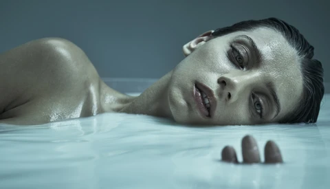 How Robert Ascroft Shot This Series of Milk Images with Celebrity Angela Serafyan of HBO’s Westworld