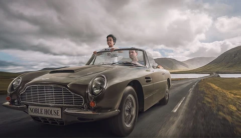 See How Photographer Creates a Roadtrip Through Iceland