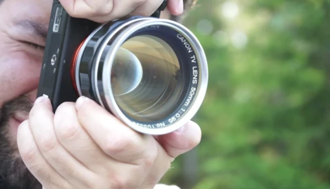 Shooting Portraits With the 'Dream' f/0.95 Lens That Canon Created as a Gimmick in the 1960s