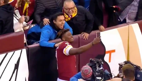 NFL Quarterback Misses Last Play of Game Because He Was Taking a Selfie