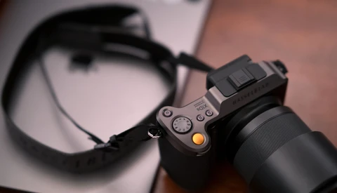Fstoppers Reviews the Hasselblad X1D II