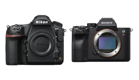 DSLR Versus Mirrorless: Which Is Right for You in 2020?