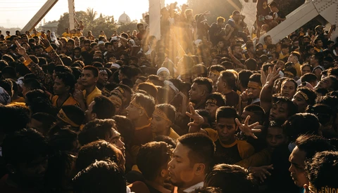 Devotion in Photographs: Shooting One of the Largest Religious Events in the World