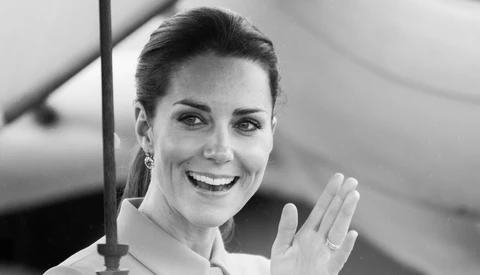 Duchess of Cambridge Photographs Holocaust Survivors for 75th Anniversary of Auschwitz Liberation