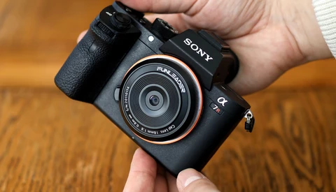 What on Earth is This Lens?! The 18mm That Looks Like a Lens Cap