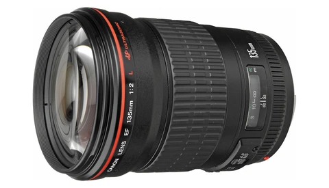Canon Files Patent for Crazy 135mm f/1.4 Lens