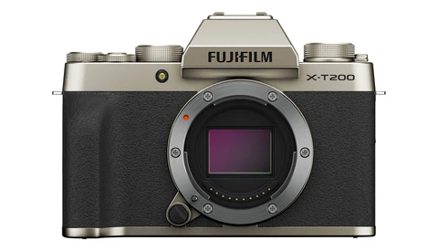 A First Look at the New Fujifilm X-T200 Camera