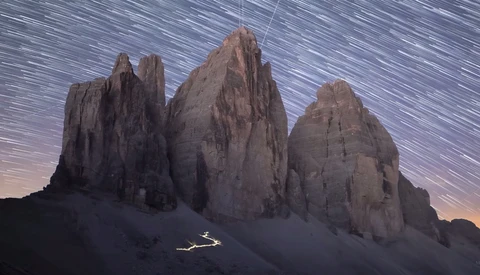 See the Night Sky Come Alive in This Creatively Blended Time-Lapse