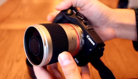 A Hands-On Review With the Weird Mirror Lens: Samyang 300mm f/6.3
