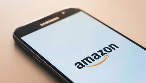 Amazon Initially Sided With a Fraudulent Buyer, Letting Him Keep a Photographer's Camera and Refunding Him the Money