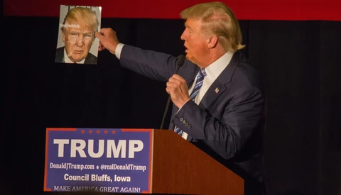 Washington Post Photographer Captures Donald Trump Crossing Out 'Corona' to Write 'Chinese' Virus on Speech
