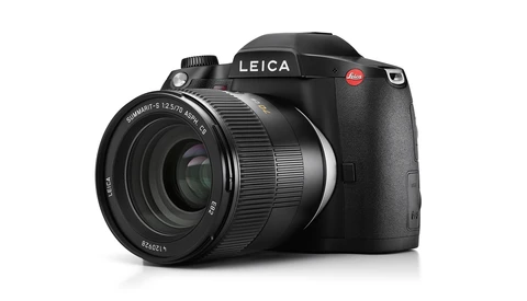 Leica Finally Releases the Long-Awaited S3: A 64-Megapixel Medium Format DSLR Camera