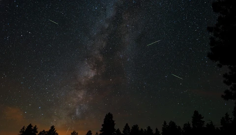 3 Pieces of Gear You Can’t Forget When Photographing the Perseid Meteor Shower