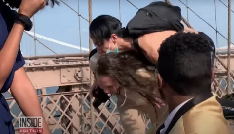 Wedding Proposal on Brooklyn Bridge Upstaged as Photographer Collides With Cyclist