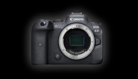 Canon Should Bring Out an RF Mount APS-C Camera and Without Killing off EOS M