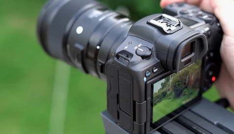 An In-Depth Review of the Canon EOS R5 Mirrorless Camera