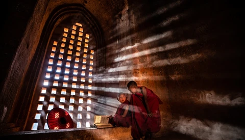 Esteban Toro’s 'Aperture' and Insights For Photojournalists and Fine Art Photographers From The NYT and WPO