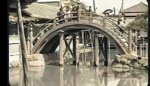 A Group of Historians Is Arguing to End the Coloring and Modernization of Old Historic Photos