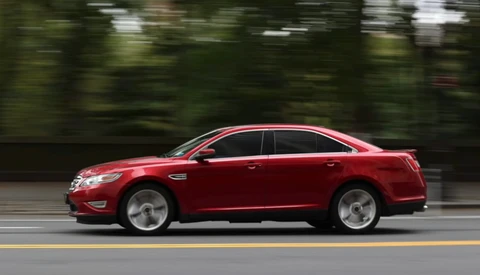 How Should You Set up Your Autofocus to Get Sharp Panning Shots?