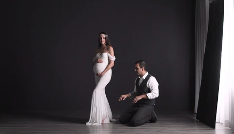 A Guide to Posing Maternity Portraits