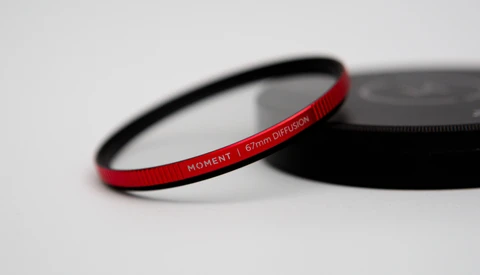 Fstoppers Reviews the Moment CineBloom Diffusion Filter