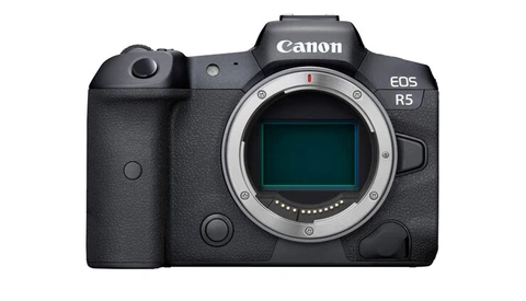 The Canon EOS R7 Is Likely Coming Next Year