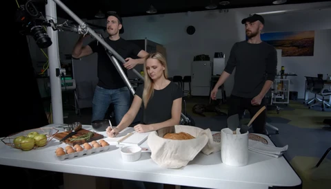 How This Incredible Advert Was Shot Using a DIY Orbiting Camera Rig
