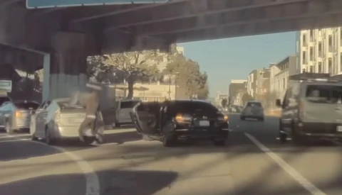 Caught on Camera: Thieves Smash a Car Window in Moving Traffic and Steal $7,000 in Camera Gear