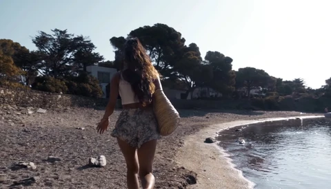 10 Handheld Moves To Give You Great Shots Without a Gimbal
