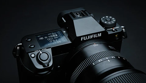 We Review the Fujifilm GFX 100S Medium Format Mirrorless Camera