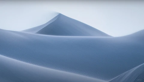 Creating Minimalist Landscape Photos With a Telephoto Lens