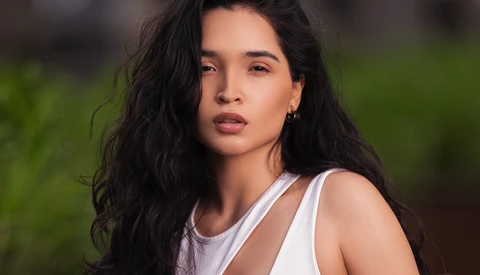 Using the Incredible Canon 200mm f/2L for Portraits