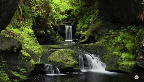 How to Blend Photos With Different Shutter Speeds in Photoshop