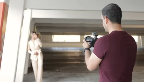 Watch This Photographer Turn an Ugly Location Into a Great Photoshoot