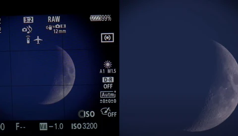 Screenshot of camera display showing moon photography settings and live view with exposure data.