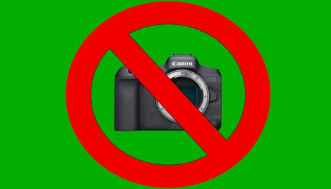Illustration of a Canon DSLR camera with a red prohibition symbol overlaid on a green background.