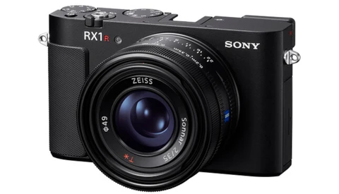 エ*ギ様 極美品 SONY RX1R III 保証書付 付属多数 防湿庫保管 Sony Announces the RX1R III: A 61-Megapixel Full Frame Compact